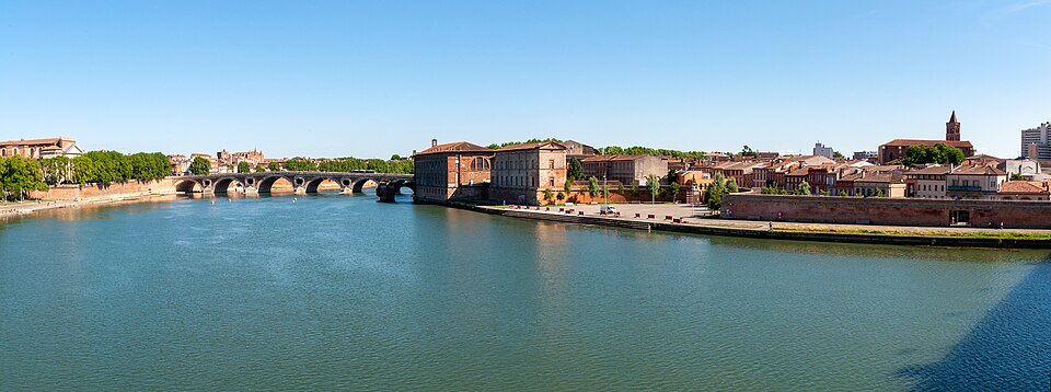 Historical source photograph: Toulouse Garonne panorama. Photographer-supplied date 2020-06-22.