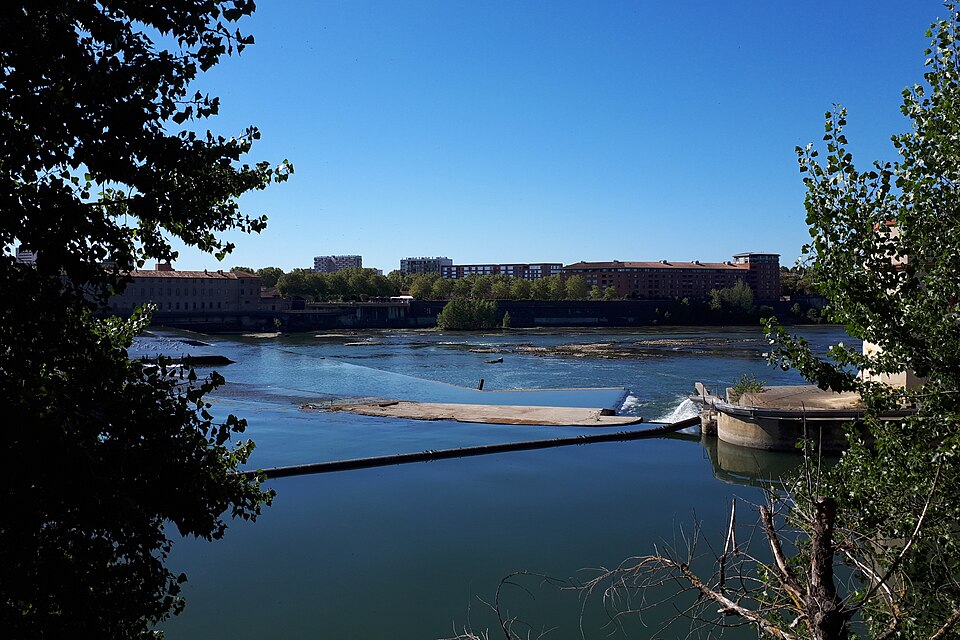 Historical source photograph: Quai Saint-Pierre et Garonne (Toulouse). Photographer-supplied date 2019-09-29.